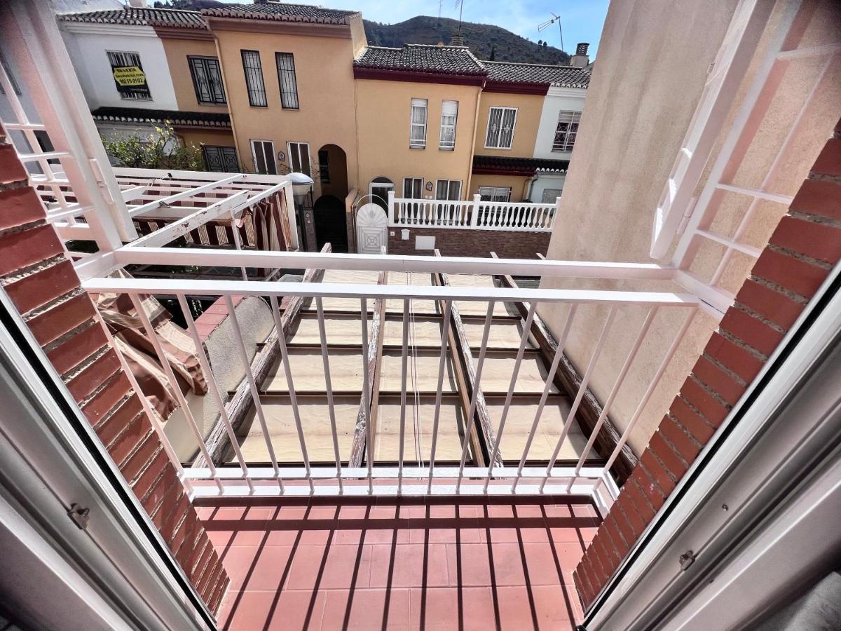 Casa Ideal Familias Y Grupos Con Balcones Exterior Soleada Patios Cerca Alhambra, Sierra Nevada, Rio Genil, Lancha Del Genil, Parque Llano Y Reloj Del Sol Con Barbacoas, Campo De Futbol, Circuito Gimnasia Daire Granada Dış mekan fotoğraf