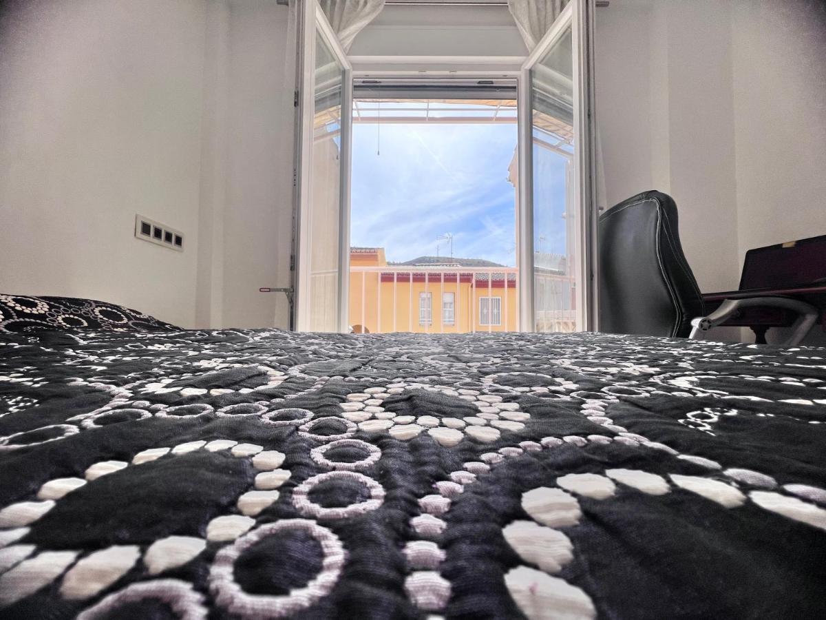Casa Ideal Familias Y Grupos Con Balcones Exterior Soleada Patios Cerca Alhambra, Sierra Nevada, Rio Genil, Lancha Del Genil, Parque Llano Y Reloj Del Sol Con Barbacoas, Campo De Futbol, Circuito Gimnasia Daire Granada Dış mekan fotoğraf
