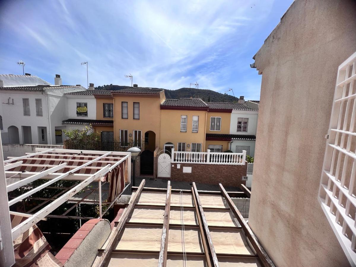 Casa Ideal Familias Y Grupos Con Balcones Exterior Soleada Patios Cerca Alhambra, Sierra Nevada, Rio Genil, Lancha Del Genil, Parque Llano Y Reloj Del Sol Con Barbacoas, Campo De Futbol, Circuito Gimnasia Daire Granada Dış mekan fotoğraf
