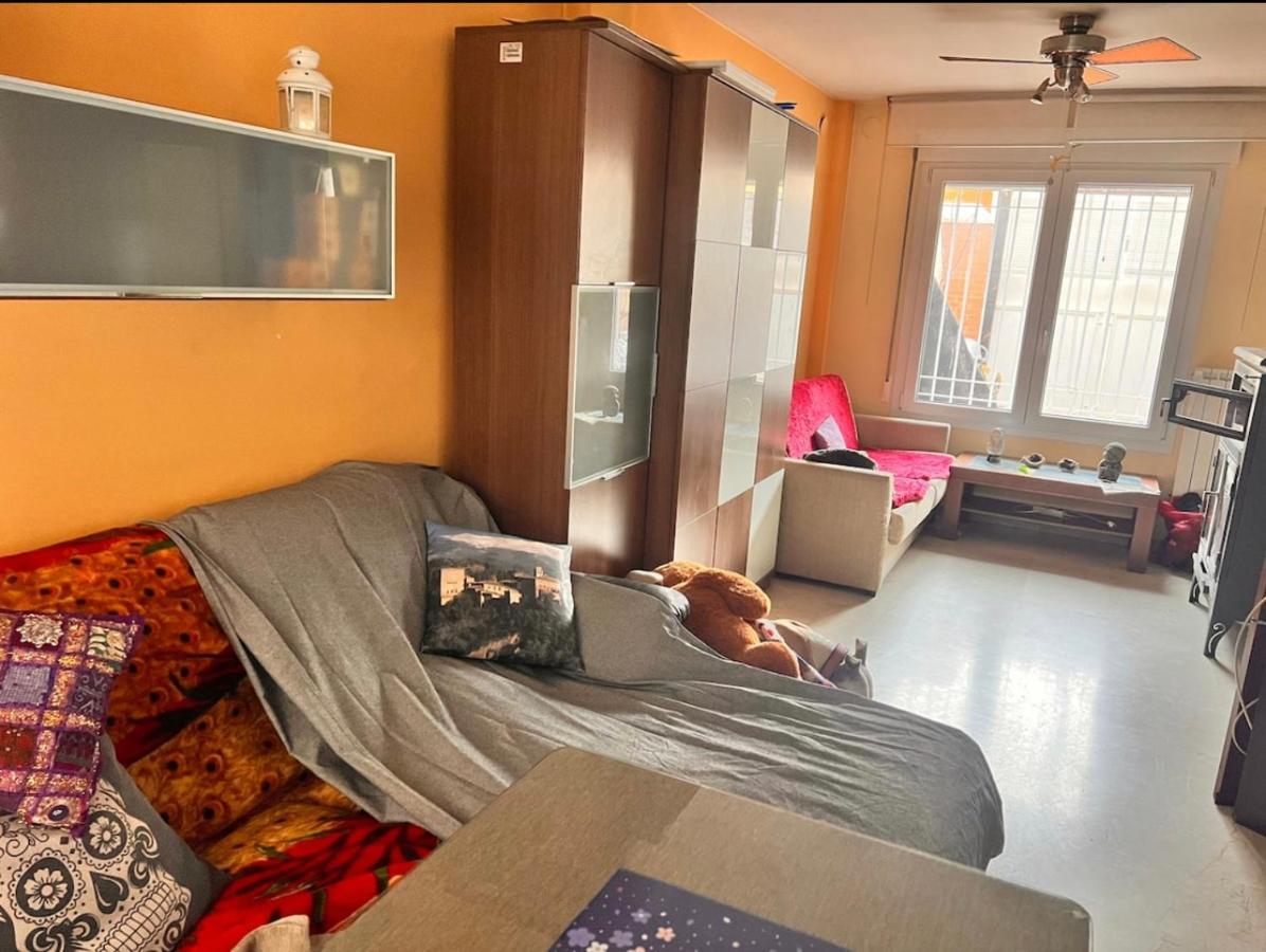 Casa Ideal Familias Y Grupos Con Balcones Exterior Soleada Patios Cerca Alhambra, Sierra Nevada, Rio Genil, Lancha Del Genil, Parque Llano Y Reloj Del Sol Con Barbacoas, Campo De Futbol, Circuito Gimnasia Daire Granada Dış mekan fotoğraf