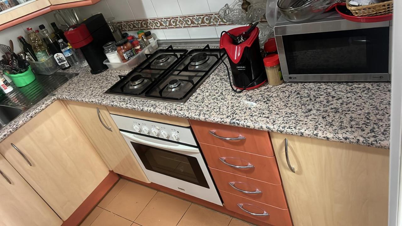 Casa Ideal Familias Y Grupos Con Balcones Exterior Soleada Patios Cerca Alhambra, Sierra Nevada, Rio Genil, Lancha Del Genil, Parque Llano Y Reloj Del Sol Con Barbacoas, Campo De Futbol, Circuito Gimnasia Daire Granada Dış mekan fotoğraf