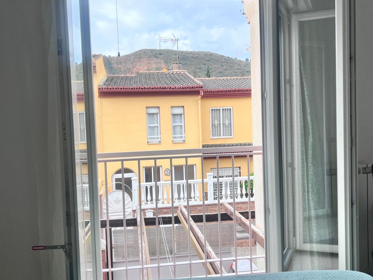 Casa Ideal Familias Y Grupos Con Balcones Exterior Soleada Patios Cerca Alhambra, Sierra Nevada, Rio Genil, Lancha Del Genil, Parque Llano Y Reloj Del Sol Con Barbacoas, Campo De Futbol, Circuito Gimnasia Daire Granada Dış mekan fotoğraf