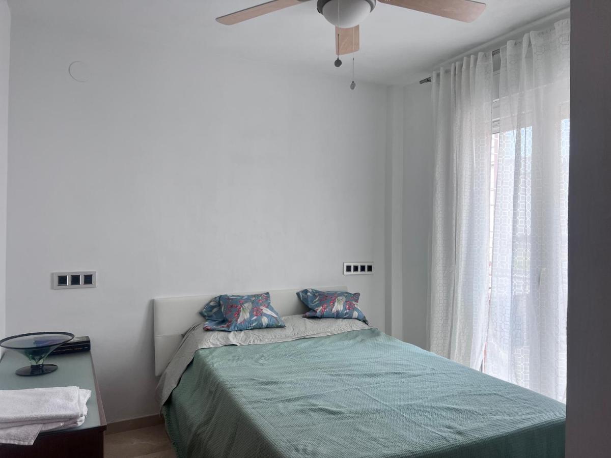 Casa Ideal Familias Y Grupos Con Balcones Exterior Soleada Patios Cerca Alhambra, Sierra Nevada, Rio Genil, Lancha Del Genil, Parque Llano Y Reloj Del Sol Con Barbacoas, Campo De Futbol, Circuito Gimnasia Daire Granada Dış mekan fotoğraf
