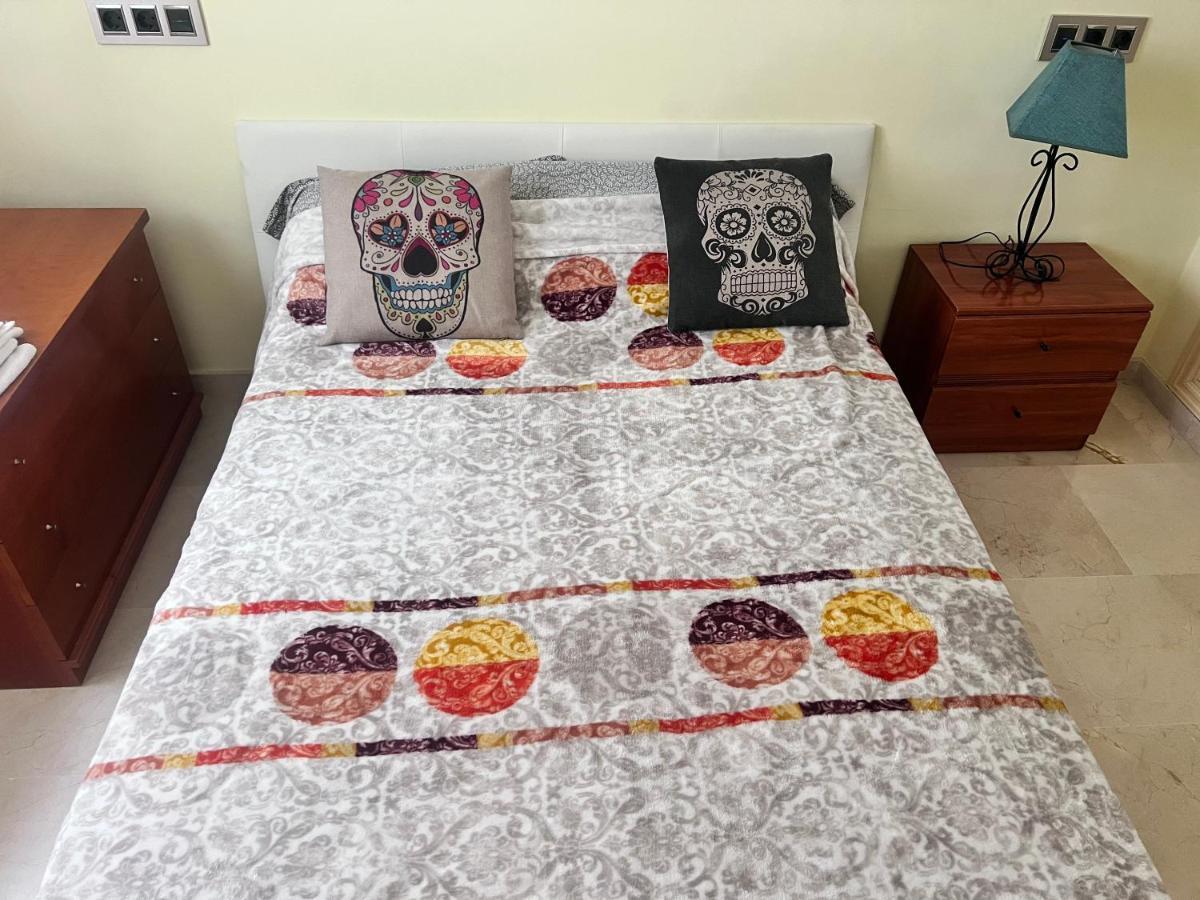 Casa Ideal Familias Y Grupos Con Balcones Exterior Soleada Patios Cerca Alhambra, Sierra Nevada, Rio Genil, Lancha Del Genil, Parque Llano Y Reloj Del Sol Con Barbacoas, Campo De Futbol, Circuito Gimnasia Daire Granada Dış mekan fotoğraf