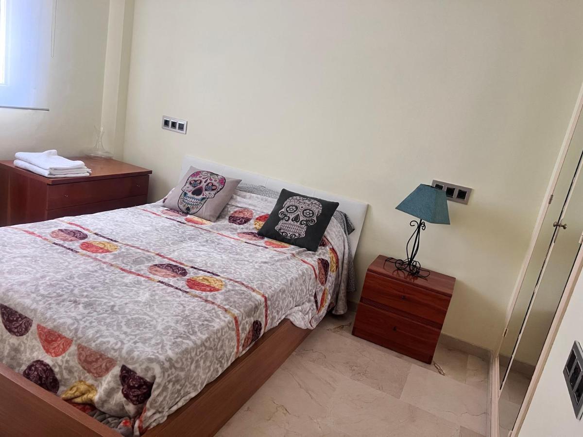 Casa Ideal Familias Y Grupos Con Balcones Exterior Soleada Patios Cerca Alhambra, Sierra Nevada, Rio Genil, Lancha Del Genil, Parque Llano Y Reloj Del Sol Con Barbacoas, Campo De Futbol, Circuito Gimnasia Daire Granada Dış mekan fotoğraf
