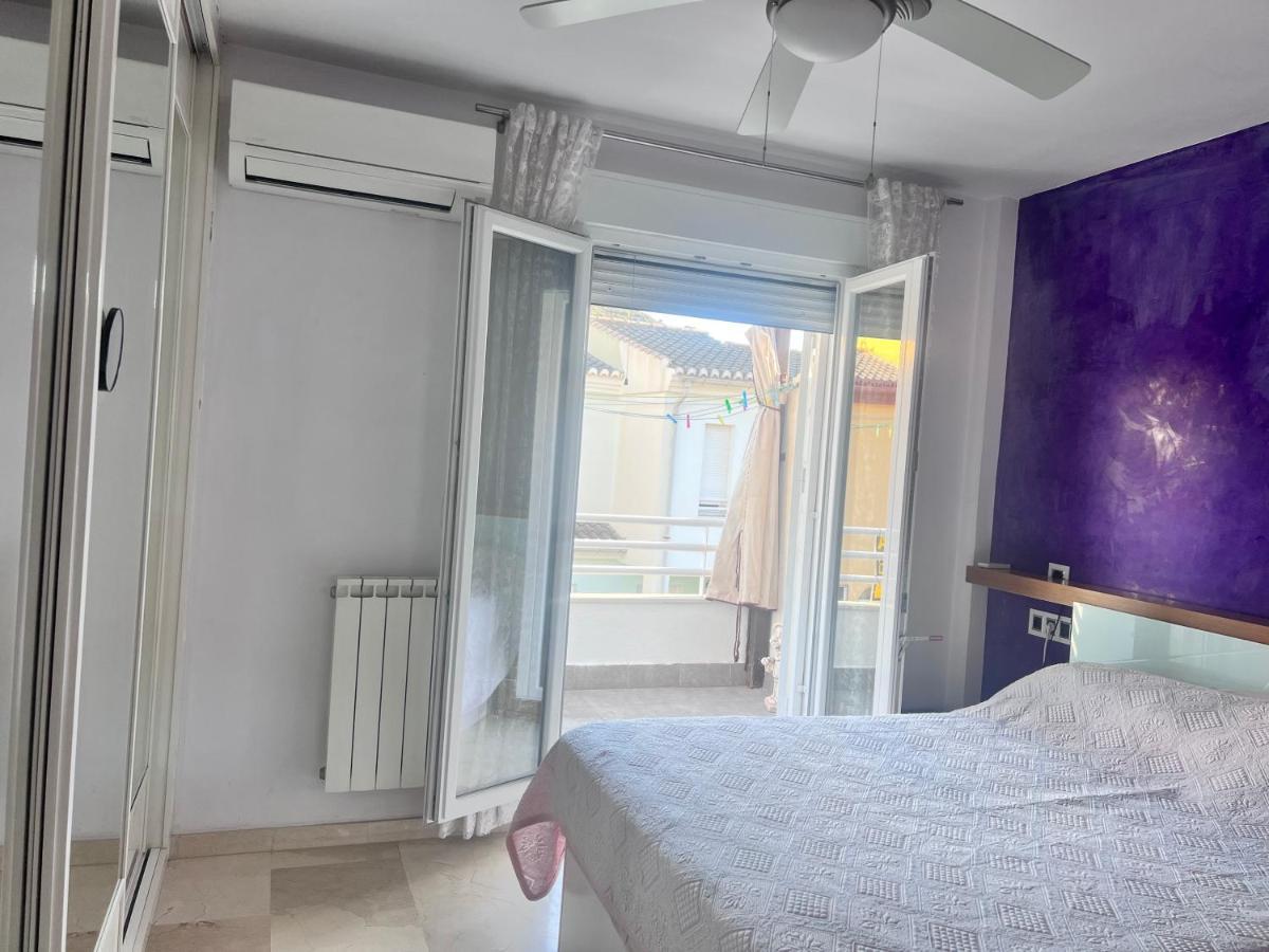 Casa Ideal Familias Y Grupos Con Balcones Exterior Soleada Patios Cerca Alhambra, Sierra Nevada, Rio Genil, Lancha Del Genil, Parque Llano Y Reloj Del Sol Con Barbacoas, Campo De Futbol, Circuito Gimnasia Daire Granada Dış mekan fotoğraf