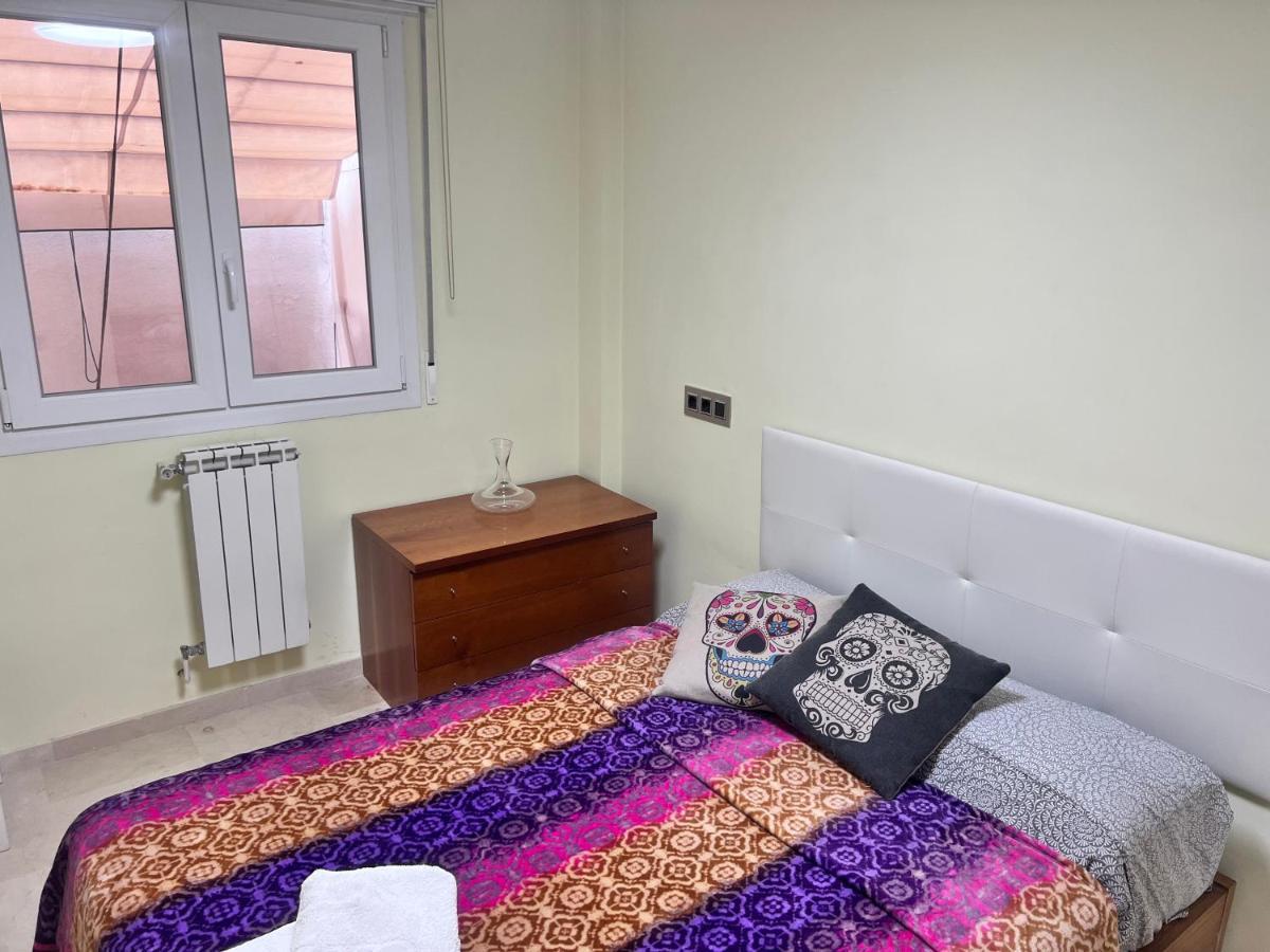 Casa Ideal Familias Y Grupos Con Balcones Exterior Soleada Patios Cerca Alhambra, Sierra Nevada, Rio Genil, Lancha Del Genil, Parque Llano Y Reloj Del Sol Con Barbacoas, Campo De Futbol, Circuito Gimnasia Daire Granada Dış mekan fotoğraf