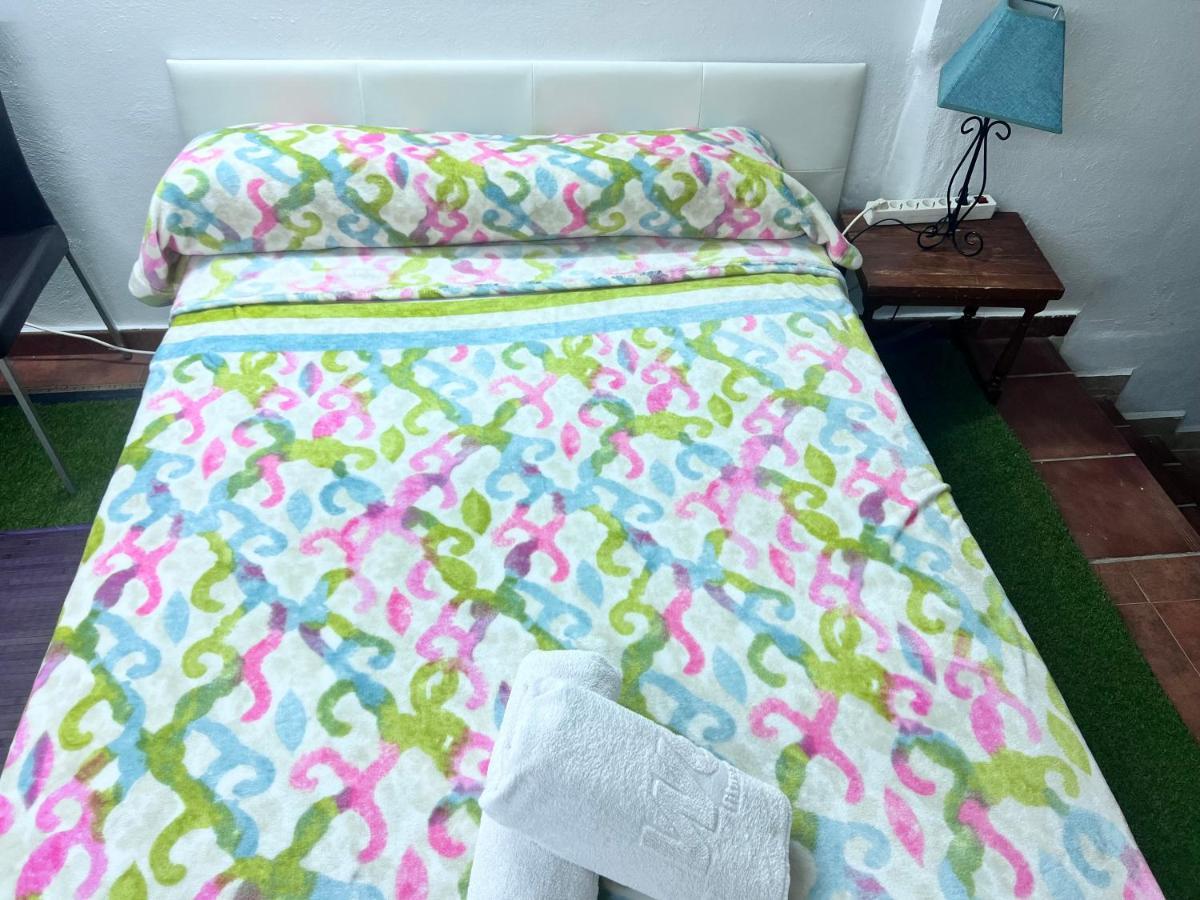 Casa Ideal Familias Y Grupos Con Balcones Exterior Soleada Patios Cerca Alhambra, Sierra Nevada, Rio Genil, Lancha Del Genil, Parque Llano Y Reloj Del Sol Con Barbacoas, Campo De Futbol, Circuito Gimnasia Daire Granada Dış mekan fotoğraf