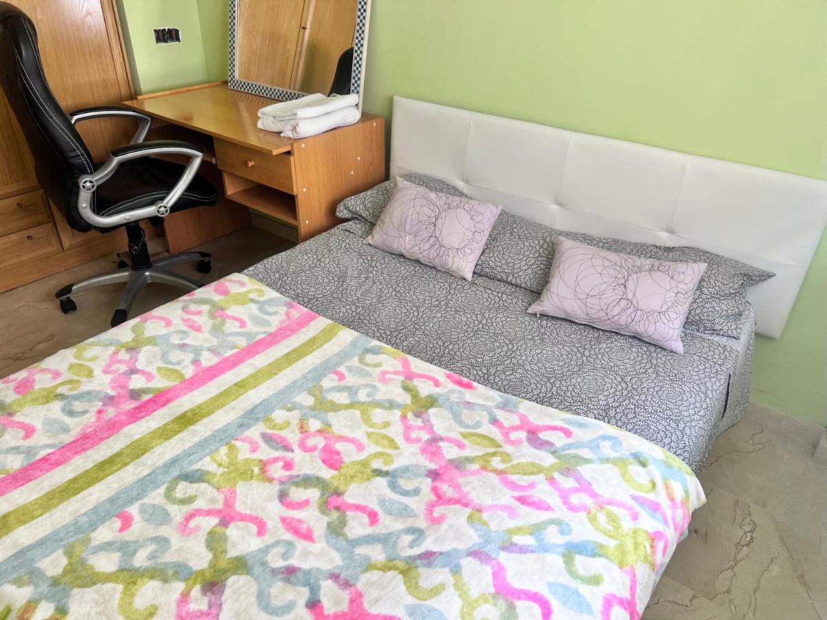 Casa Ideal Familias Y Grupos Con Balcones Exterior Soleada Patios Cerca Alhambra, Sierra Nevada, Rio Genil, Lancha Del Genil, Parque Llano Y Reloj Del Sol Con Barbacoas, Campo De Futbol, Circuito Gimnasia Daire Granada Dış mekan fotoğraf